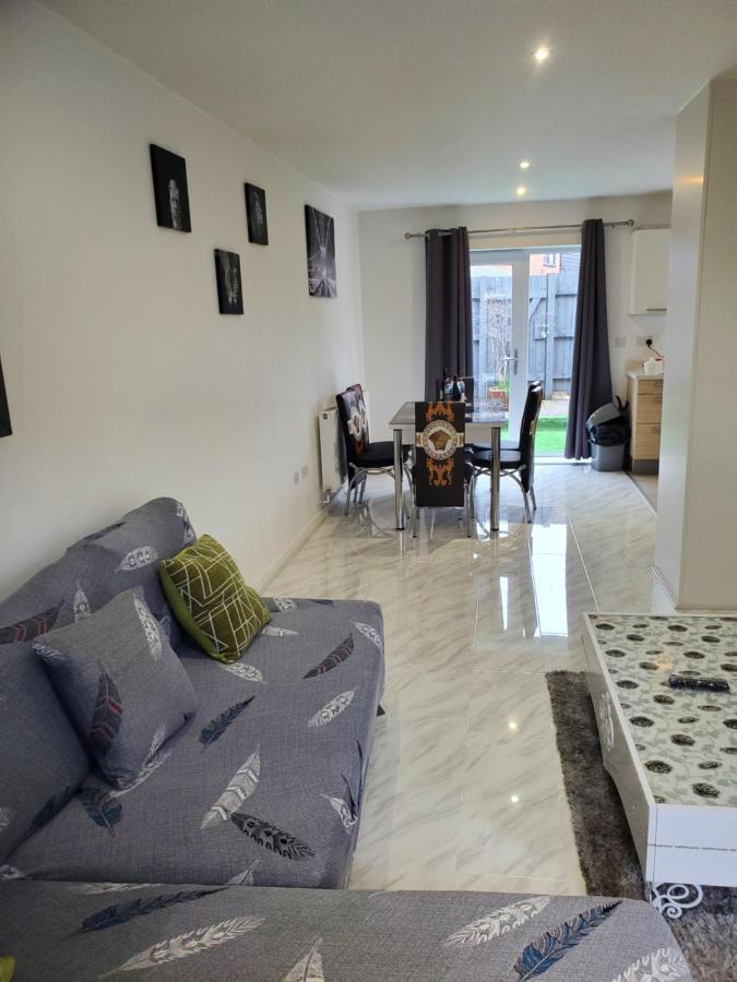 Beautiful & Elegant 2 Bed Room House Manchester Exteriör bild