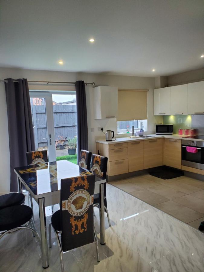 Beautiful & Elegant 2 Bed Room House Manchester Exteriör bild